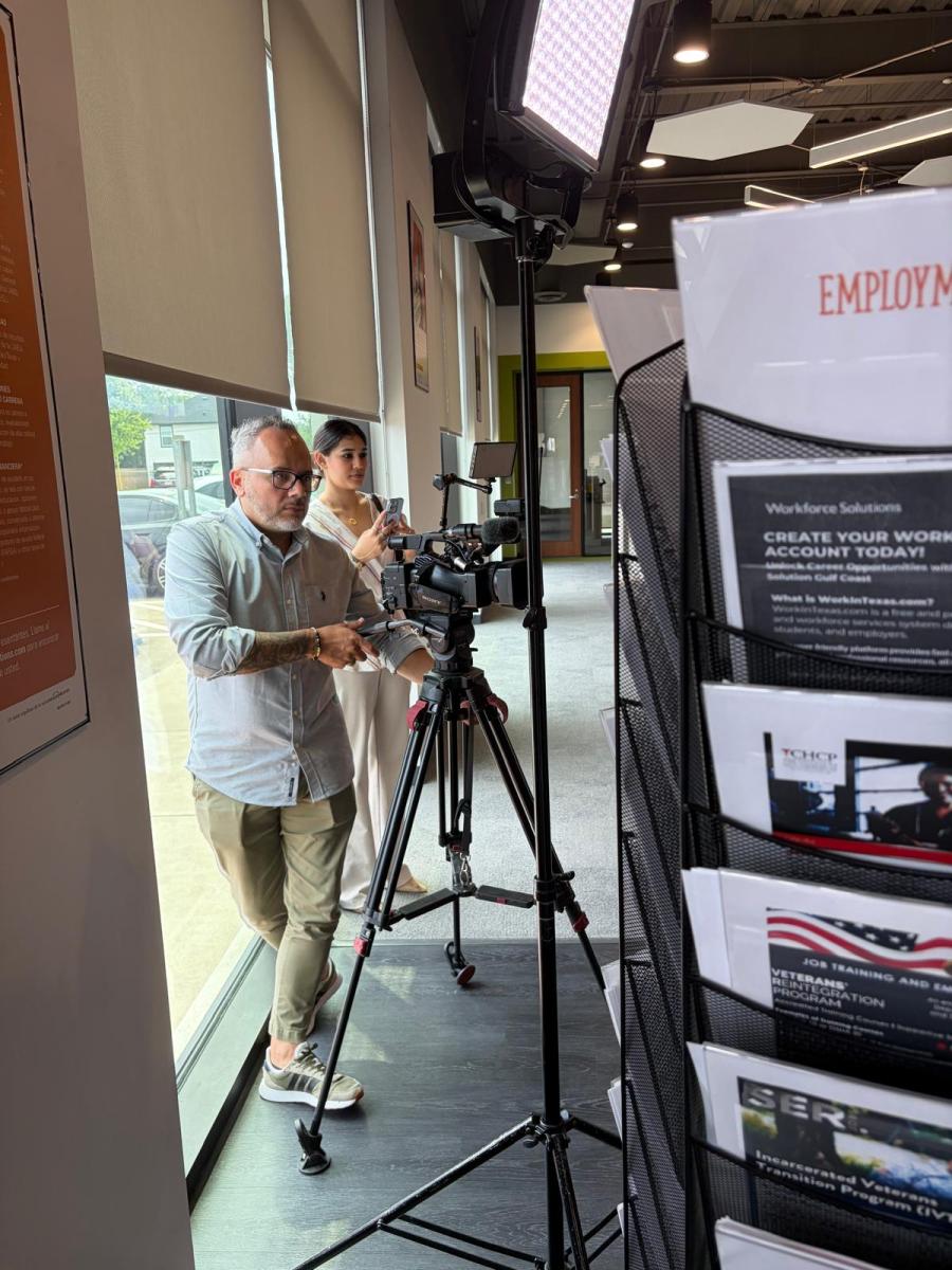 Workforce Solutions Shares Career Advice for New Graduates on Univision Houston