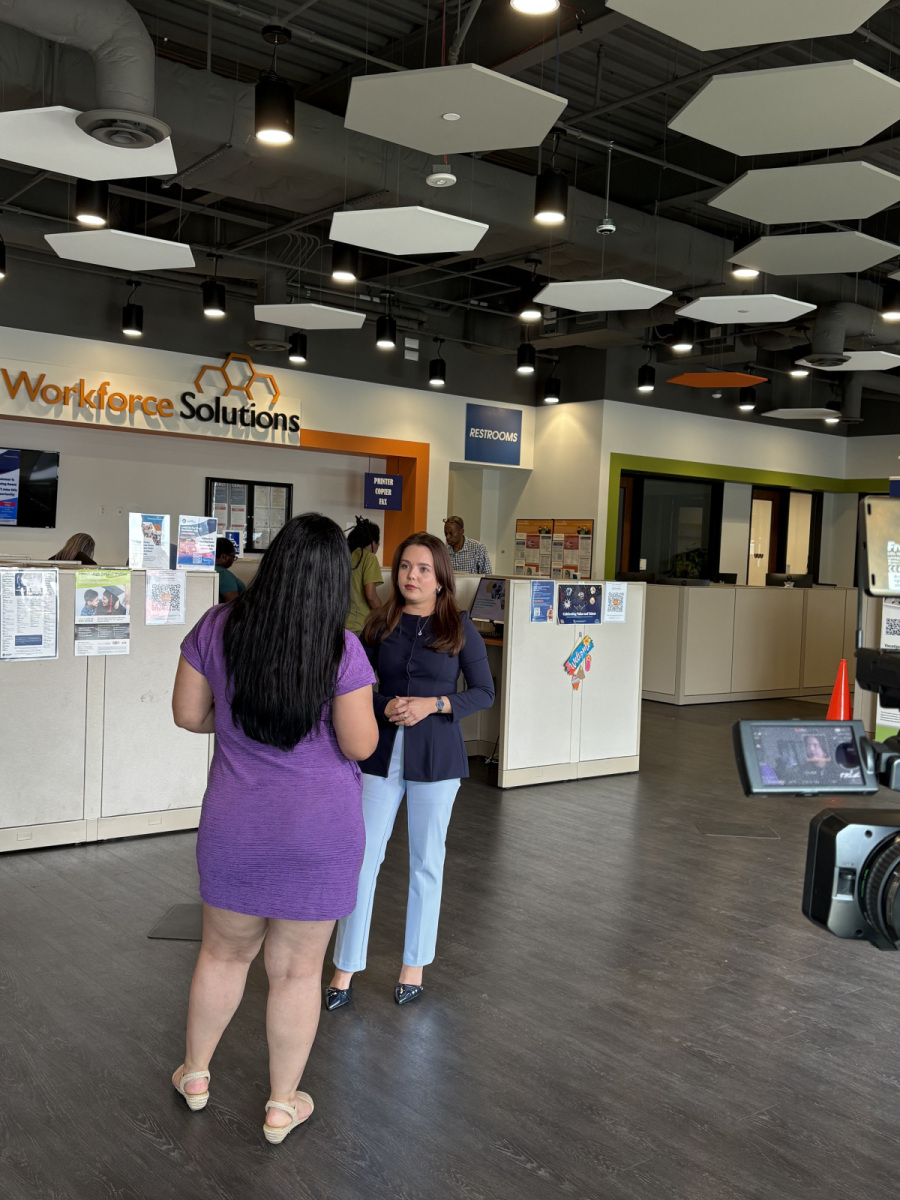 Workforce Solutions Shares Career Advice for New Graduates on Univision Houston