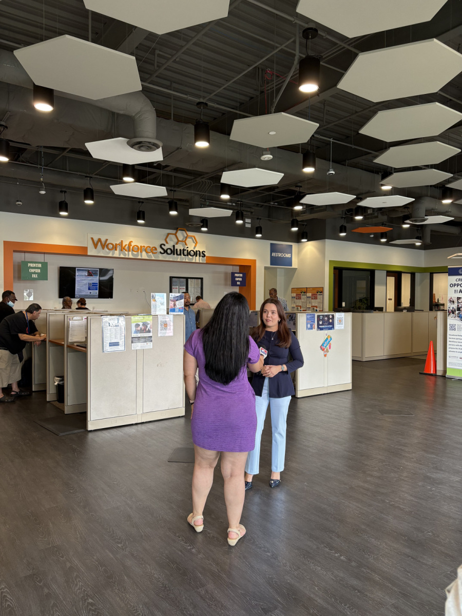 Workforce Solutions Shares Career Advice for New Graduates on Univision Houston