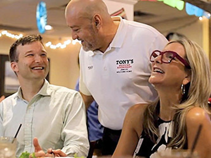 Tony's Tex-Mex: asistencia a los empleados dentro y fuera del trabajo